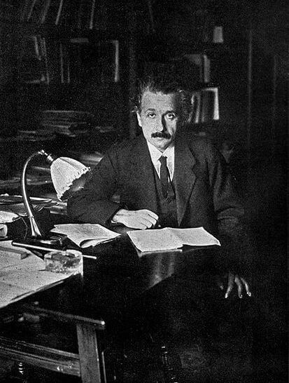 Albert Einstein (1920)